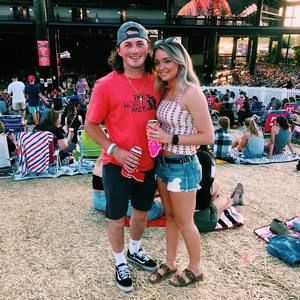 Meet your Posher, Alexis